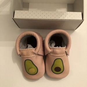 NWT Freshly Picked Avocado Moccasins Size 2
